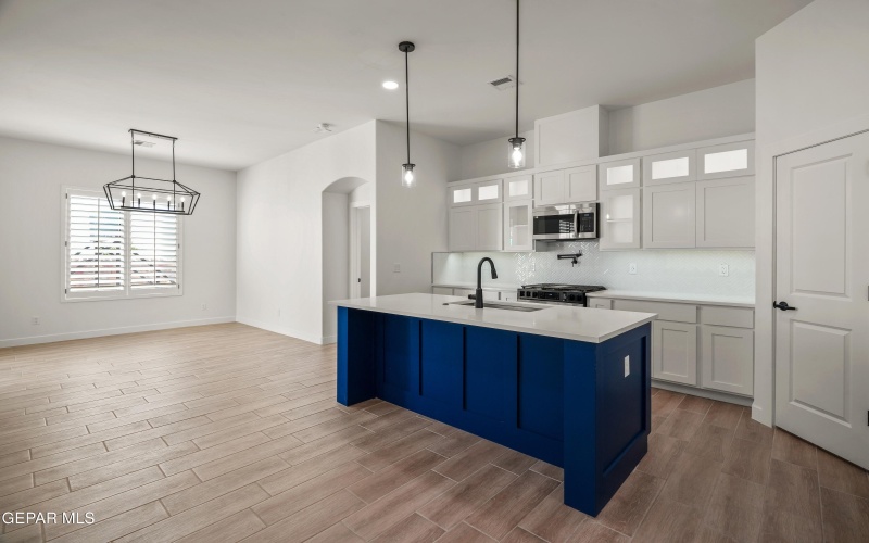 13988 Summer Valley Avenue, Horizon City, TX 79928, 3 Bedrooms Bedrooms, ,2 BathroomsBathrooms,Residential,For Sale,13988 Summer Valley Avenue,910455