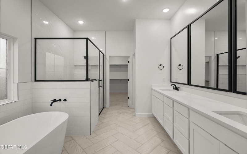 13984 Summer Valley Avenue, Horizon City, TX 79928, 3 Bedrooms Bedrooms, ,2 BathroomsBathrooms,Residential,For Sale,13984 Summer Valley Avenue,910458