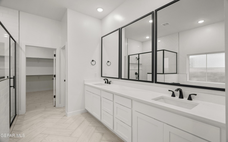 13984 Summer Valley Avenue, Horizon City, TX 79928, 3 Bedrooms Bedrooms, ,2 BathroomsBathrooms,Residential,For Sale,13984 Summer Valley Avenue,910458
