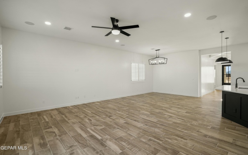 713 Paseo Del Agua Street, Horizon City, TX 79928, 3 Habitaciones Habitaciones , ,2 BañosBaños,Residential,En Venta,713 Paseo Del Agua Street,910589