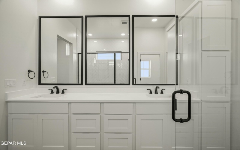 713 Paseo Del Agua Street, Horizon City, TX 79928, 3 Habitaciones Habitaciones , ,2 BañosBaños,Residential,En Venta,713 Paseo Del Agua Street,910589
