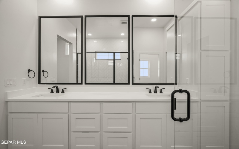 704 Paseo Del Agua Street, Horizon City, TX 79928, 3 Habitaciones Habitaciones , ,2 BañosBaños,Residential,En Venta,704 Paseo Del Agua Street,910602