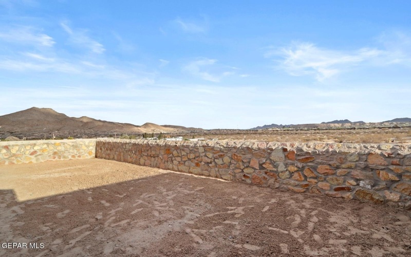 433 morrison Road, Sunland Park, NM 88063, 4 Bedrooms Bedrooms, ,2 BathroomsBathrooms,Residential,For Sale,433 morrison Road,915317