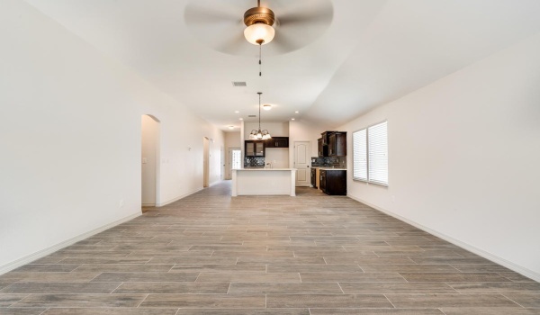 13833 Carolina Ponce Avenue, El Paso, TX 79928, 4 Habitaciones Habitaciones , ,2 BañosBaños,Residential,En Venta,13833 Carolina Ponce Avenue,915429