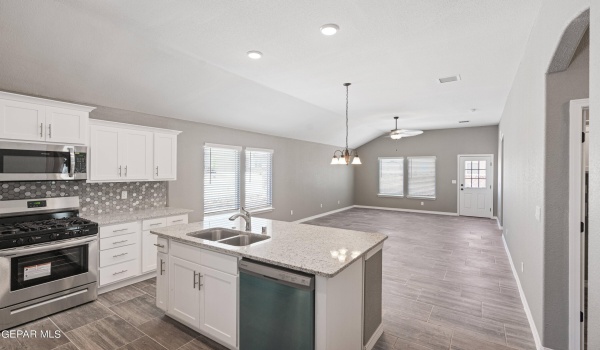 1321 Blue Horizon Place, El Paso, TX 79928, 4 Bedrooms Bedrooms, ,3 BathroomsBathrooms,Residential,For Sale,1321 Blue Horizon Place,915448