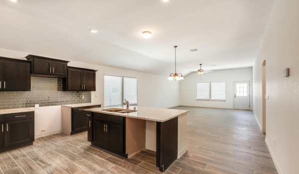 13837 Carolina Ponce Avenue, El Paso, TX 79928, 4 Habitaciones Habitaciones , ,2 BañosBaños,Residential,En Venta,13837 Carolina Ponce Avenue,915461