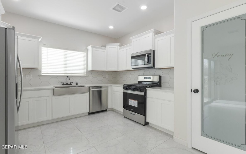904 Aqueduct Avenue, El Paso, TX 79932, 4 Bedrooms Bedrooms, ,2 BathroomsBathrooms,Residential,For Sale,904 Aqueduct Avenue,915532