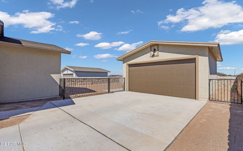 448 Santiago Munos Street, Vinton, TX 79821, 4 Bedrooms Bedrooms, ,2 BathroomsBathrooms,Residential,For Sale,448 Santiago Munos Street,915545