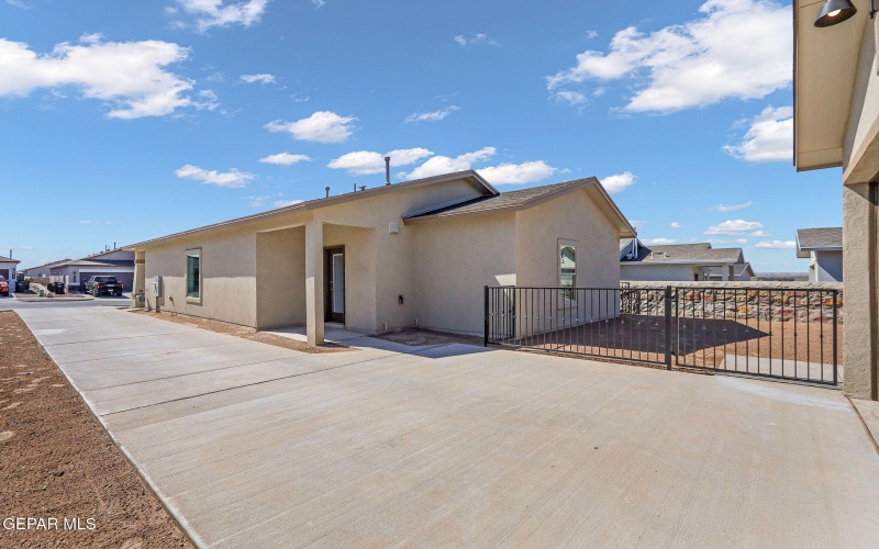 448 Santiago Munos Street, Vinton, TX 79821, 4 Bedrooms Bedrooms, ,2 BathroomsBathrooms,Residential,For Sale,448 Santiago Munos Street,915545