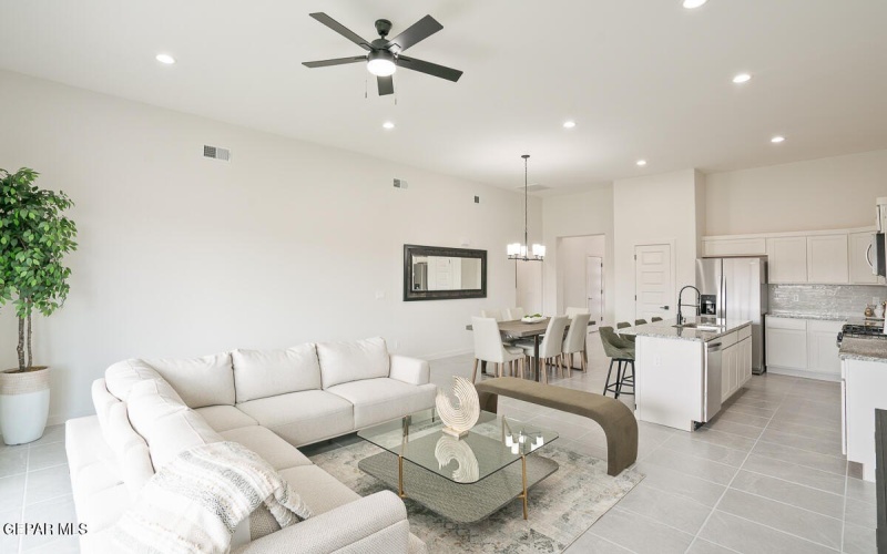 12640 Fredericksberg Avenue, Horizon City, TX 79928, 4 Bedrooms Bedrooms, ,3 BathroomsBathrooms,Residential,For Sale,12640 Fredericksberg Avenue,915586