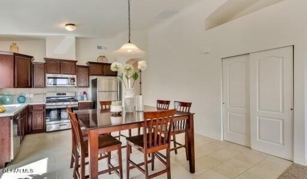 13070 Gusart Avenue, Horizon City, TX 79928, 4 Habitaciones Habitaciones , ,2 BañosBaños,Residential,En Venta,13070 Gusart Avenue,915668