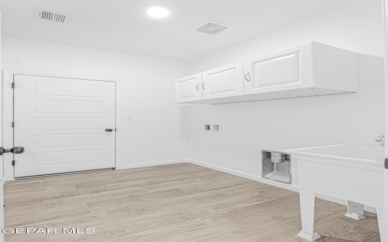 471 HUEREQUE Drive unit: #B ##B, Socorro, TX 79927, 3 Habitaciones Habitaciones , ,2 BañosBaños,Residential Multi Family,En Venta,471 HUEREQUE Drive unit: #B,915856