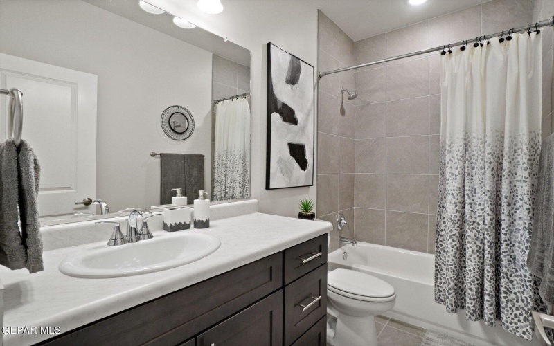 249 Adamtowne Drive, Horizon City, TX 79928, 3 Habitaciones Habitaciones , ,2 BañosBaños,Residential,En Venta,249 Adamtowne Drive,913084