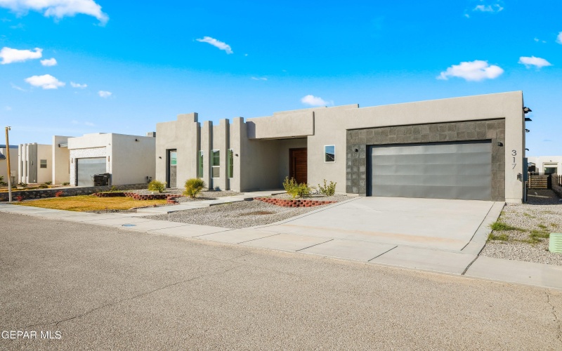 317 RIO DE JAZMIN Circle, El Paso, TX 79932, 4 Bedrooms Bedrooms, ,3 BathroomsBathrooms,Residential,For Sale,317 RIO DE JAZMIN Circle,913559