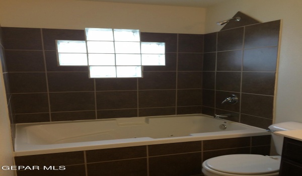 245 Hunstanton Street, El Paso, TX 79928, 4 Habitaciones Habitaciones , ,2 BañosBaños,Residential,En Venta,245 Hunstanton Street,913582