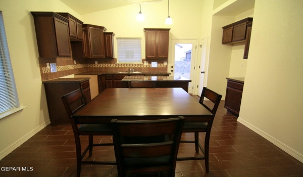 245 Hunstanton Street, El Paso, TX 79928, 4 Habitaciones Habitaciones , ,2 BañosBaños,Residential,En Venta,245 Hunstanton Street,913582