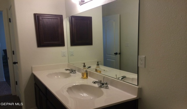 245 Hunstanton Street, El Paso, TX 79928, 4 Habitaciones Habitaciones , ,2 BañosBaños,Residential,En Venta,245 Hunstanton Street,913582