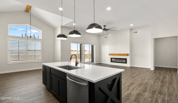 829 HARPENDEM Drive, Horizon City, TX 79928, 4 Bedrooms Bedrooms, ,3 BathroomsBathrooms,Residential,For Sale,829 HARPENDEM Drive,913634