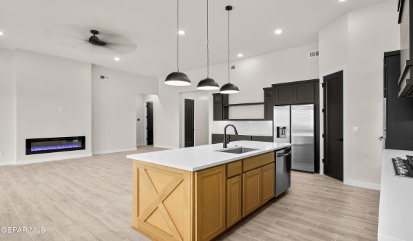 13361 CARTERTON Avenue, Horizon City, TX 79928, 4 Habitaciones Habitaciones , ,3 BañosBaños,Residential,En Venta,13361 CARTERTON Avenue,913649