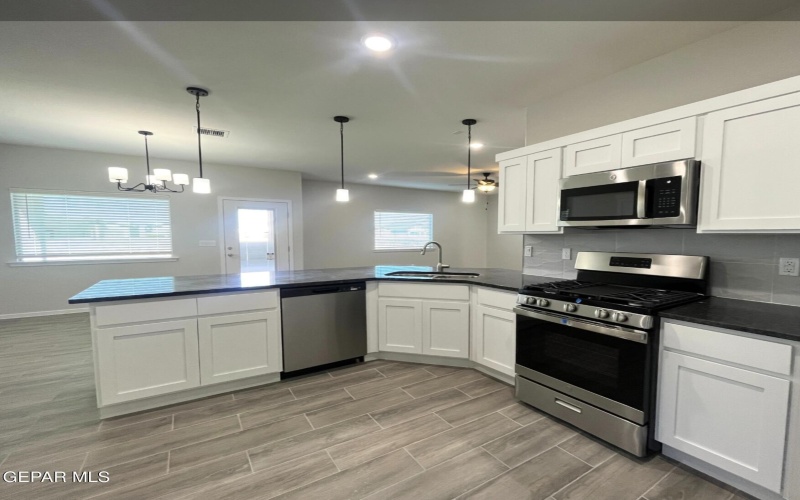 12604 NATALIE BERRY Court, El Paso, TX 79928, 4 Habitaciones Habitaciones , ,2 BañosBaños,Residential,En Venta,12604 NATALIE BERRY Court,914571
