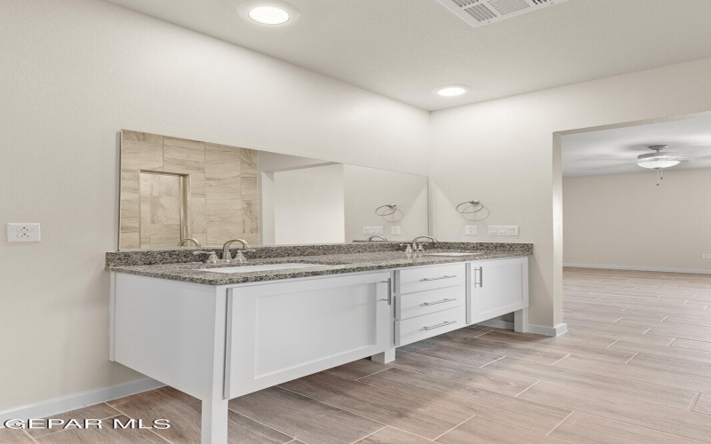 9939 Isla Place, Socorro, TX 79927, 4 Habitaciones Habitaciones , ,1 BañoBaños,Residential,En Venta,9939 Isla Place,914656