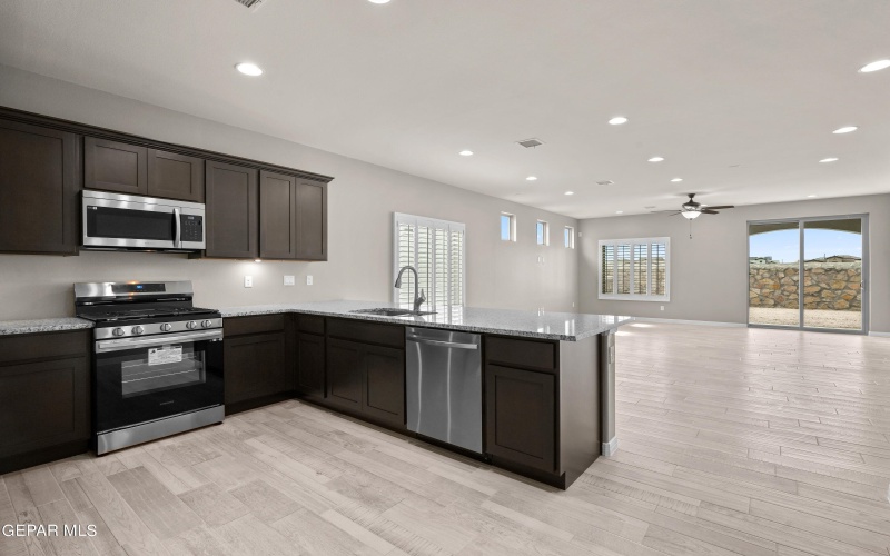15240 Ambition Avenue, El Paso, TX 79938, 3 Habitaciones Habitaciones , ,2 BañosBaños,Residential,En Venta,15240 Ambition Avenue,914853