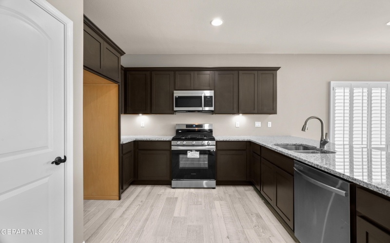 15240 Ambition Avenue, El Paso, TX 79938, 3 Habitaciones Habitaciones , ,2 BañosBaños,Residential,En Venta,15240 Ambition Avenue,914853