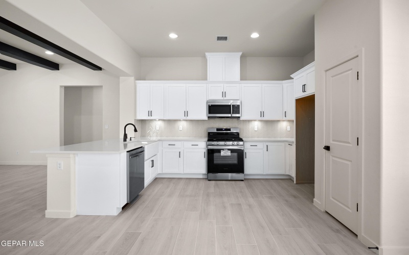 15237 Imagine Drive, El Paso, TX 79938, 3 Habitaciones Habitaciones , ,2 BañosBaños,Residential,En Venta,15237 Imagine Drive,914857