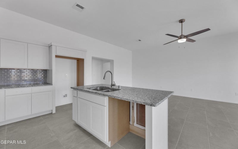 15024 Ambition Avenue, El Paso, TX 79938, 3 Bedrooms Bedrooms, ,1 BathroomBathrooms,Residential,For Sale,15024 Ambition Avenue,916651