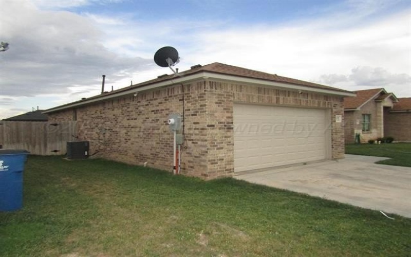 1103 Estacado Street, Hereford, TX 79045, 3 Bedrooms Bedrooms, ,2 BathroomsBathrooms,Residential,For Sale,1103 Estacado Street,25-1459