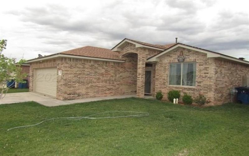1103 Estacado Street, Hereford, TX 79045, 3 Bedrooms Bedrooms, ,2 BathroomsBathrooms,Residential,For Sale,1103 Estacado Street,25-1459