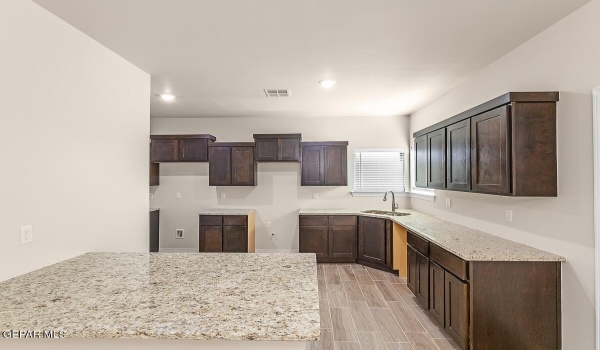 890 HARPENDEM Drive, El Paso, TX 79928, 3 Habitaciones Habitaciones , ,2 BañosBaños,Residential,En Venta,890 HARPENDEM Drive,917000