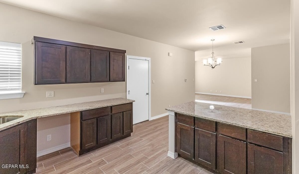 890 HARPENDEM Drive, El Paso, TX 79928, 3 Habitaciones Habitaciones , ,2 BañosBaños,Residential,En Venta,890 HARPENDEM Drive,917000