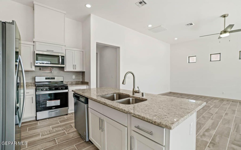 51086 Desert Calico Avenue, El Paso, TX 79934, 4 Bedrooms Bedrooms, ,1 BathroomBathrooms,Residential,For Sale,51086 Desert Calico Avenue,915947