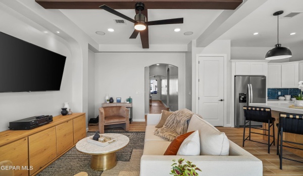 13921 Paseo Central Avenue, Horizon City, TX 79928, 4 Habitaciones Habitaciones , ,2 BañosBaños,Residential,En Venta,13921 Paseo Central Avenue,916022