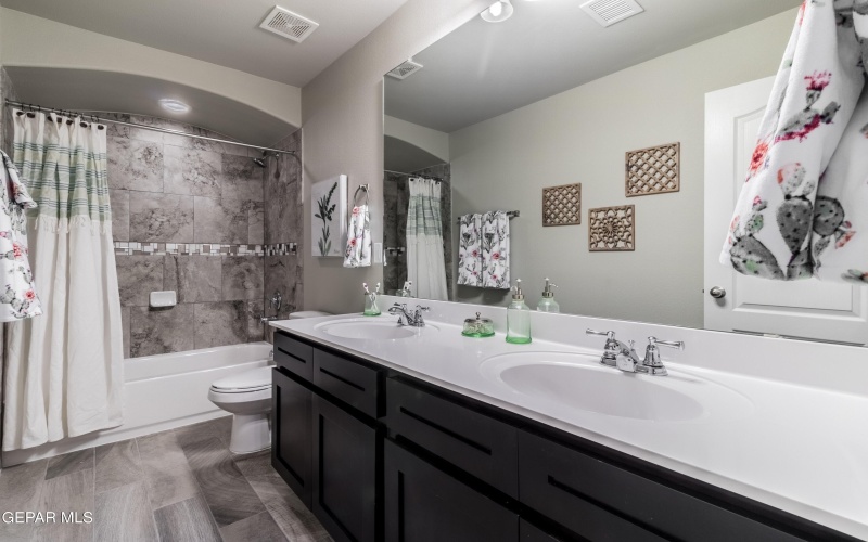 7425 Schweitz Court, El Paso, TX 79911, 5 Bedrooms Bedrooms, ,3 BathroomsBathrooms,Residential,For Sale,7425 Schweitz Court,916409