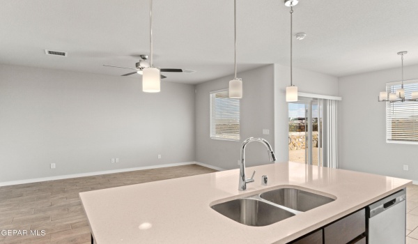 13965 Paseo Aves, El Paso, TX 79928, 3 Habitaciones Habitaciones , ,2 BañosBaños,Residential,En Venta,13965 Paseo Aves,916419