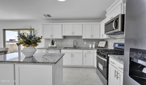 904 SANDHURST Place, El Paso, TX 79928, 3 Bedrooms Bedrooms, ,2 BathroomsBathrooms,Residential,For Sale,904 SANDHURST Place,916437