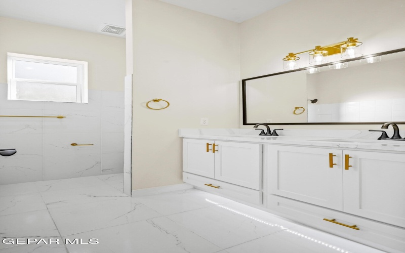 1031 VINTON Avenue unit: 27 #27, Canutillo, TX 79835, 3 Bedrooms Bedrooms, ,2 BathroomsBathrooms,Residential,For Sale,1031 VINTON Avenue unit: 27,916583