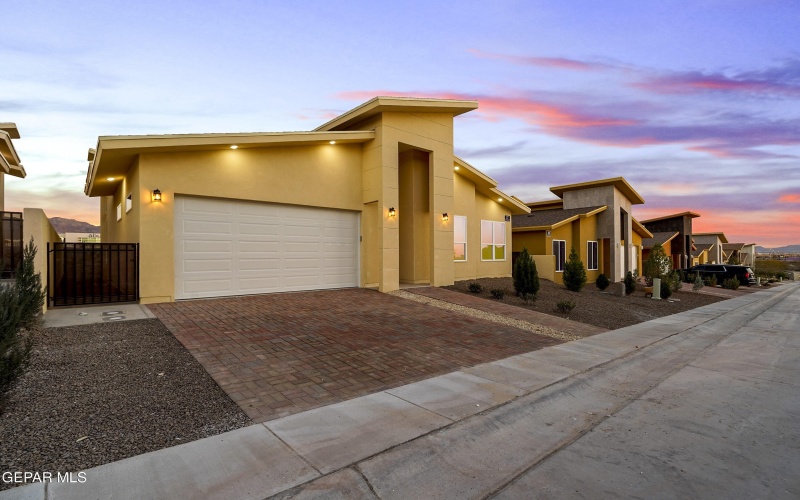 1031 VINTON Avenue unit: 27 #27, Canutillo, TX 79835, 3 Bedrooms Bedrooms, ,2 BathroomsBathrooms,Residential,For Sale,1031 VINTON Avenue unit: 27,916583