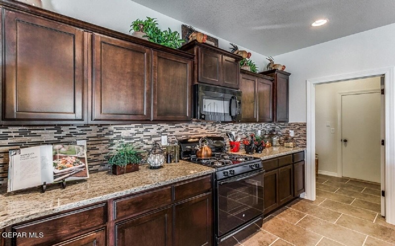 14933 Hill Ridge Court, El Paso, TX 79938, 3 Bedrooms Bedrooms, ,1 BathroomBathrooms,Residential,For Sale,14933 Hill Ridge Court,918264