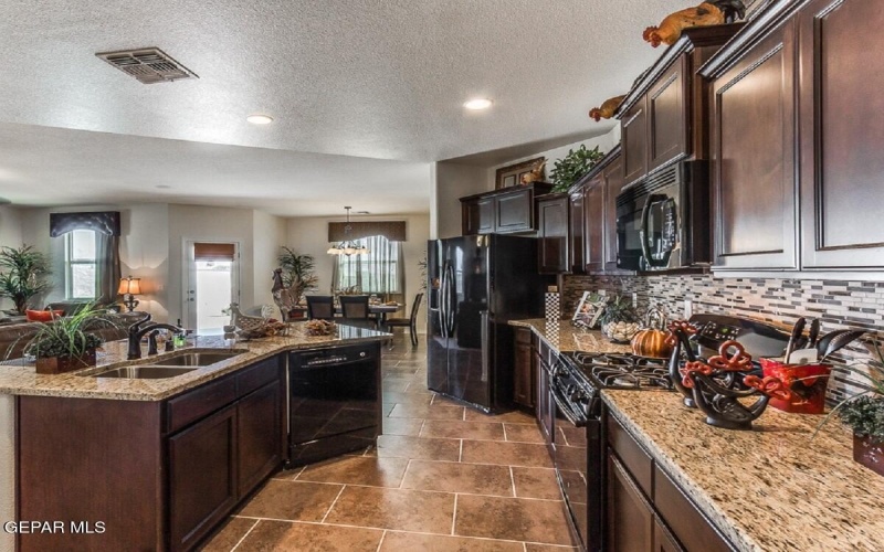 14933 Hill Ridge Court, El Paso, TX 79938, 3 Bedrooms Bedrooms, ,1 BathroomBathrooms,Residential,For Sale,14933 Hill Ridge Court,918264