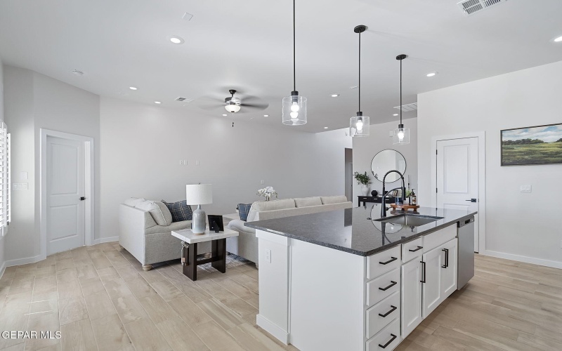 3760 Model Ln, El Paso, TX 79938, 3 Bedrooms Bedrooms, ,2 BathroomsBathrooms,Residential,For Sale,3760 Model Ln,918357