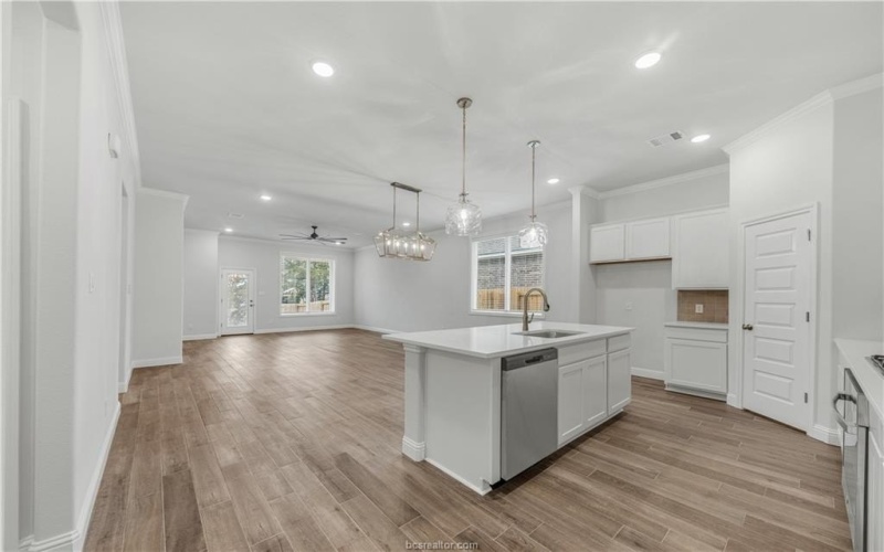 3702 Archer Falls Court, College Station, TX 77845, 3 Habitaciones Habitaciones , ,2 BañosBaños,Residential,En Venta,3702 Archer Falls Court,24013723
