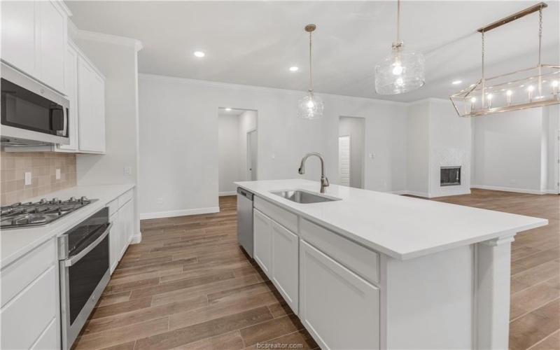 3702 Archer Falls Court, College Station, TX 77845, 3 Habitaciones Habitaciones , ,2 BañosBaños,Residential,En Venta,3702 Archer Falls Court,24013723