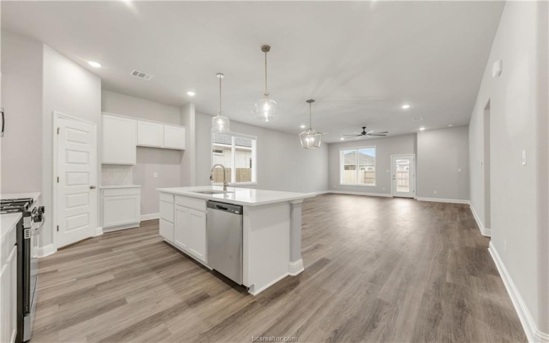 6113 Pocono Drive, College Station, TX 77845, 3 Bedrooms Bedrooms, ,2 BathroomsBathrooms,Residential,For Sale,6113 Pocono Drive,24014137