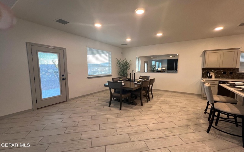 564 Oakmont Place, El Paso, TX 79928, 5 Bedrooms Bedrooms, ,1 BathroomBathrooms,Residential,For Sale,564 Oakmont Place,918634