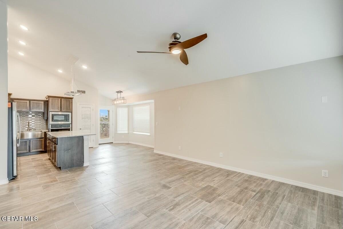 3877 Surmise Street, El Paso, TX 79938, 5 Habitaciones Habitaciones , ,3 BañosBaños,Residential,En Venta,3877 Surmise Street,917507