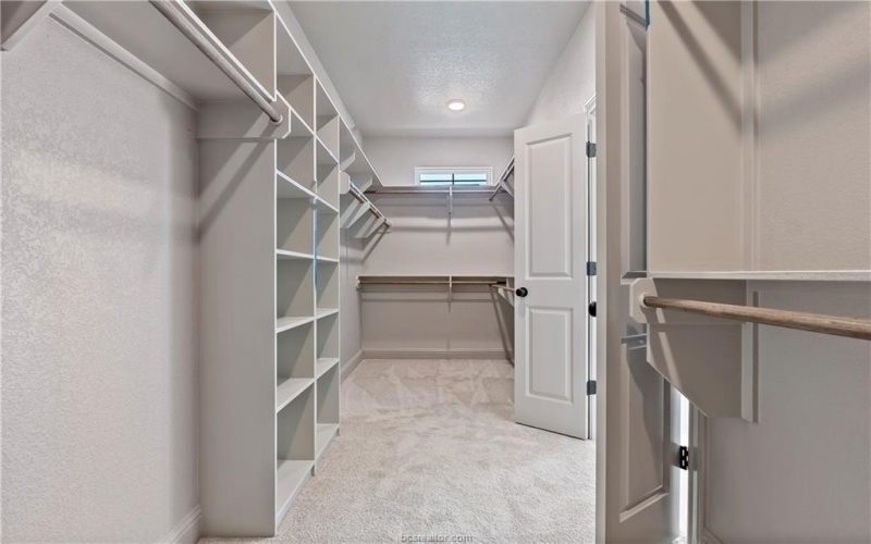 5006 Royal Arch Drive, Bryan, TX 77802, 4 Bedrooms Bedrooms, ,2 BathroomsBathrooms,Residential,For Sale,5006 Royal Arch Drive,24015539