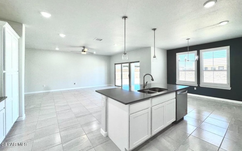 14613 Tierra Nectar Avenue, El Paso, TX 79938, 5 Habitaciones Habitaciones , ,3 BañosBaños,Residential,En Venta,14613 Tierra Nectar Avenue,919685